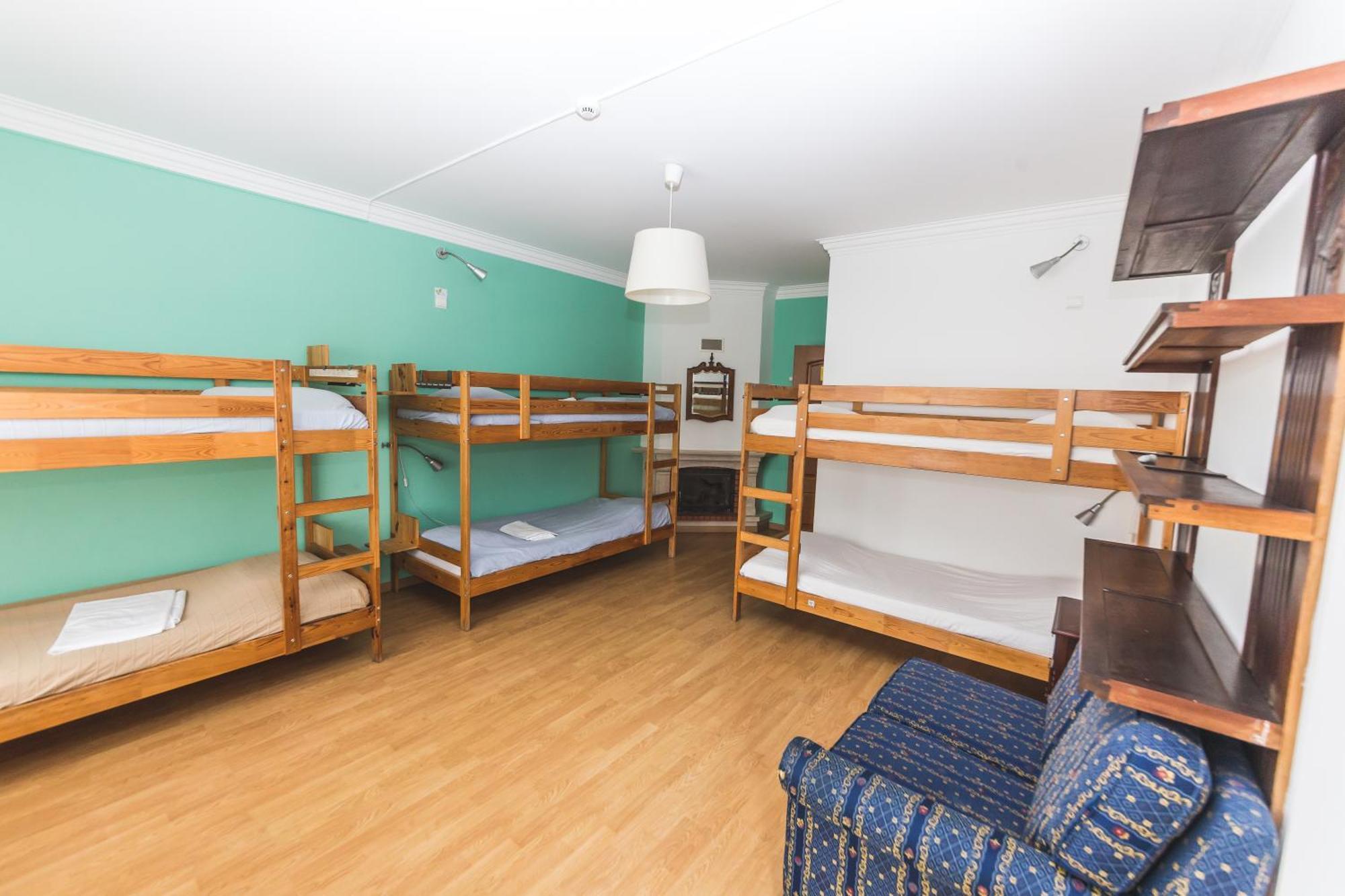 Ericeira Chill Hill Hostel & Private Rooms Номер фото